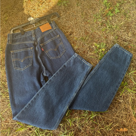 Levi’s 80s mom jean fit dark wash denim - Women’s 25 - Picture 1 of 5